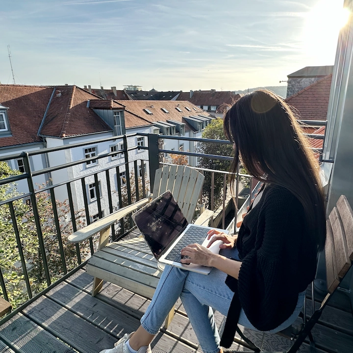 Laura is working in the sun